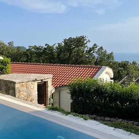 House In The Mountains Near Budva Bagian luar foto