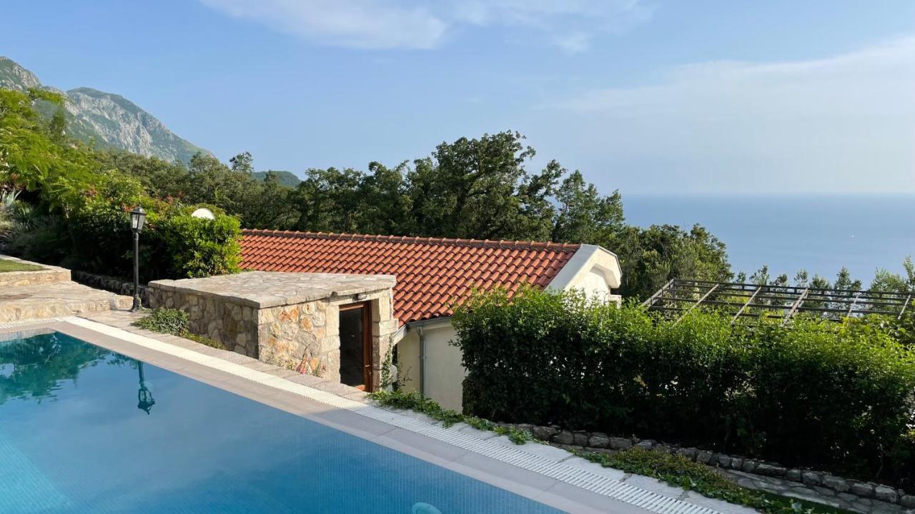 House In The Mountains Near Budva Bagian luar foto