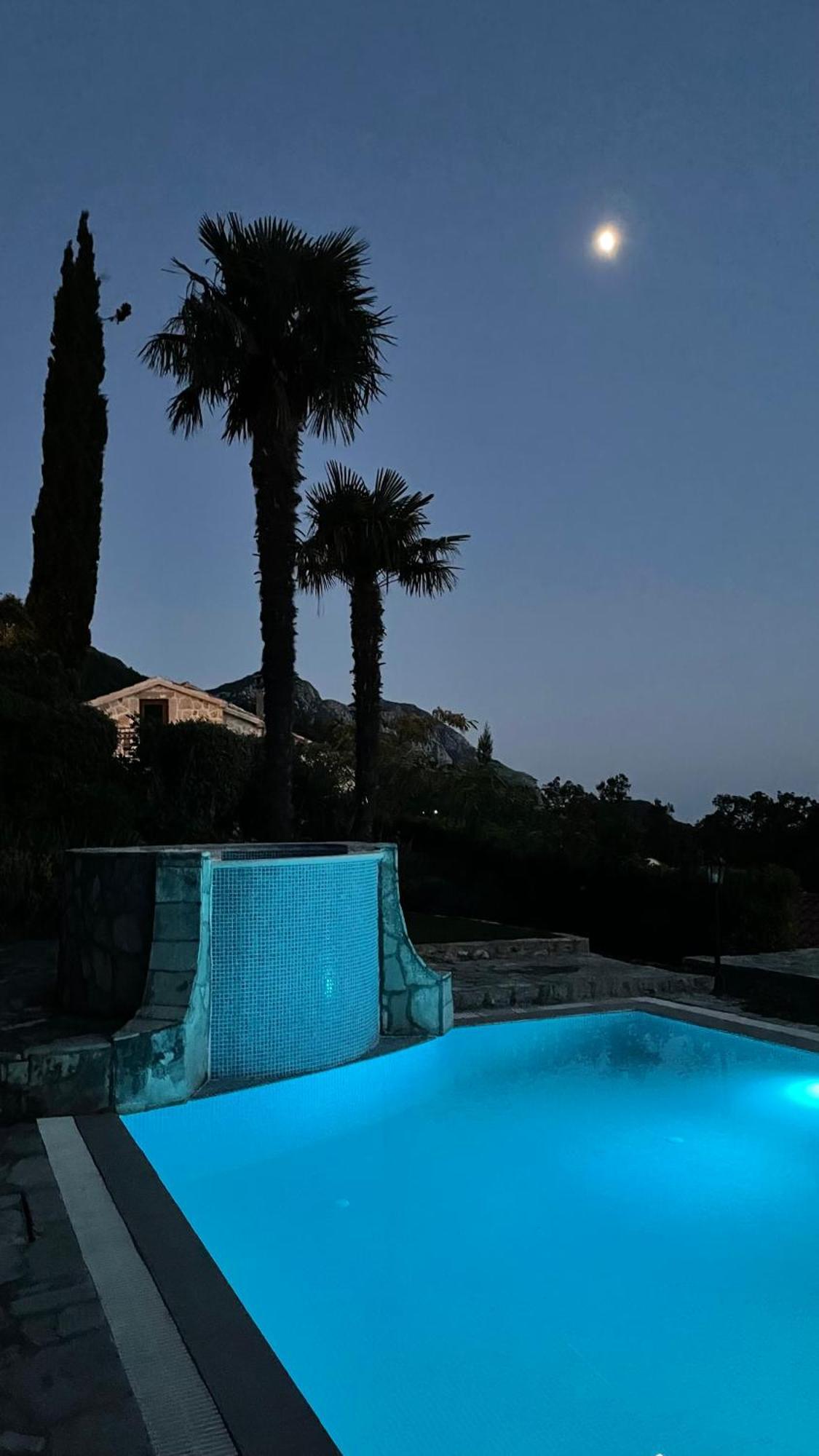 House In The Mountains Near Budva Bagian luar foto
