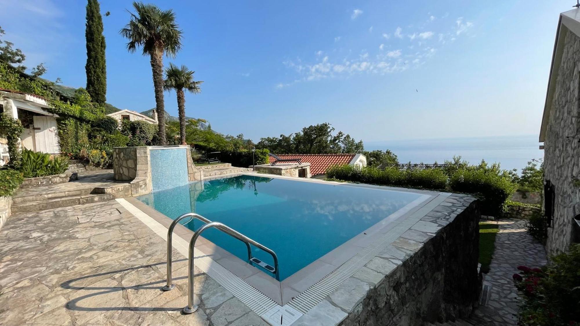 House In The Mountains Near Budva Bagian luar foto