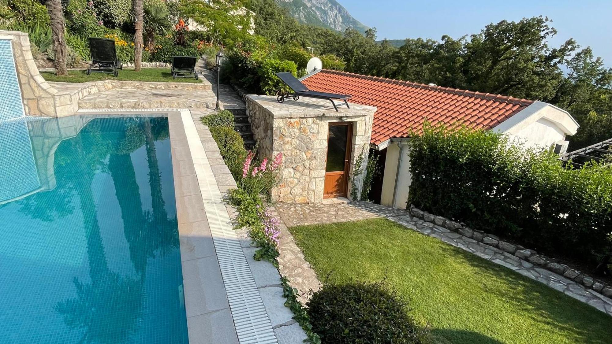 House In The Mountains Near Budva Bagian luar foto