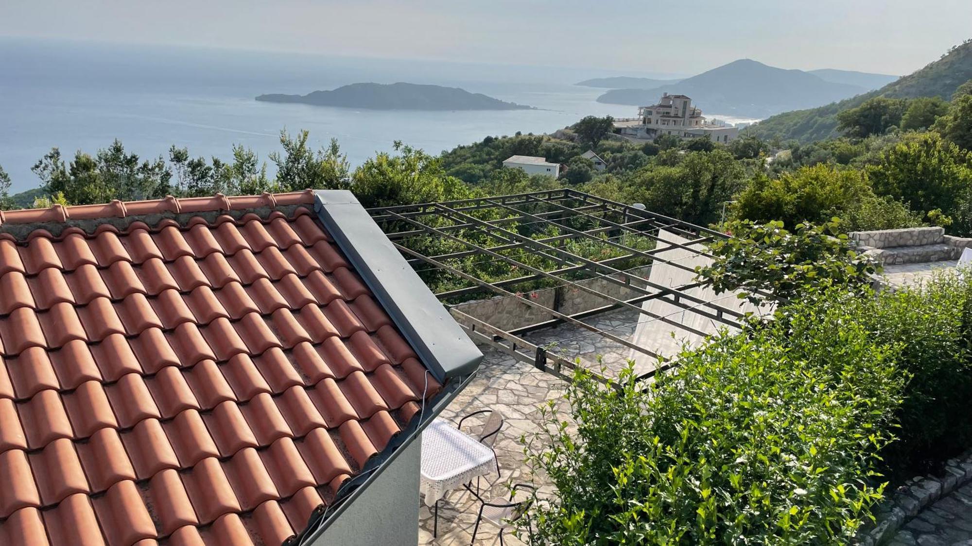 House In The Mountains Near Budva Bagian luar foto